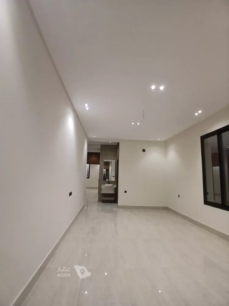 Floor for Sale in Riyadh Tuwaiq 10