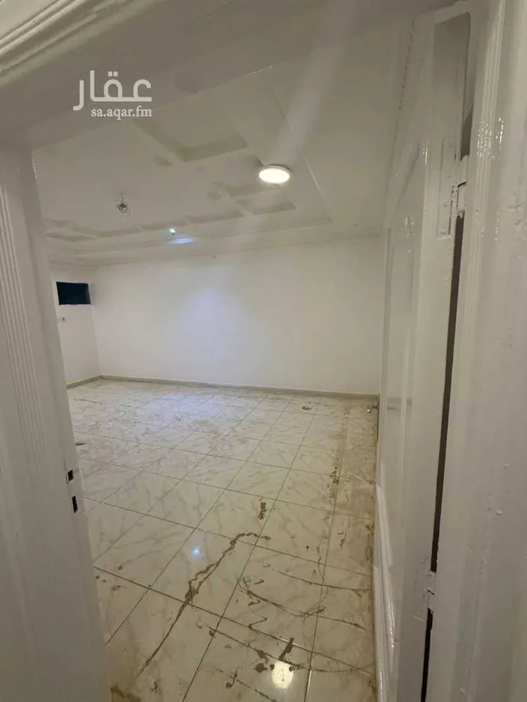 Floor for Rent in Riyadh Al Uraija Al Wusta