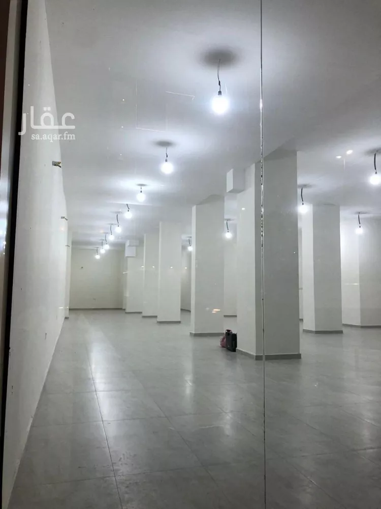 محل للإيجار في شارع طريق الملك فهد فرعي, حي الشرفية, مدينة جدة, منطقة مكة المكرمة صورة 2