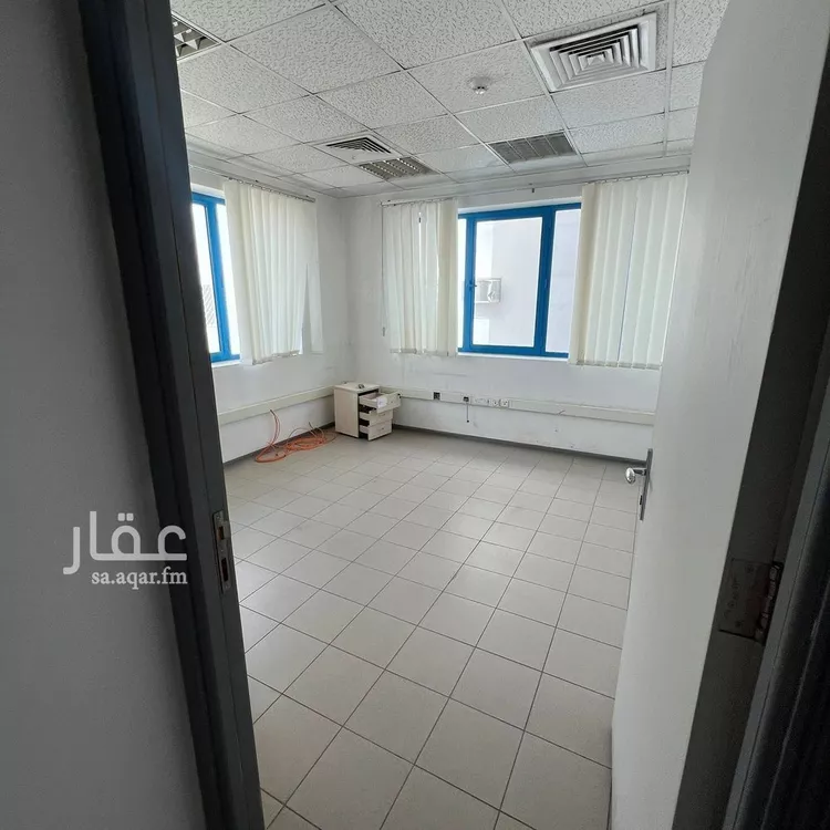 مكتب تجاري للإيجار في شارع وادي رحمة, حي غرناطة, مدينة الرياض, منطقة الرياض 15