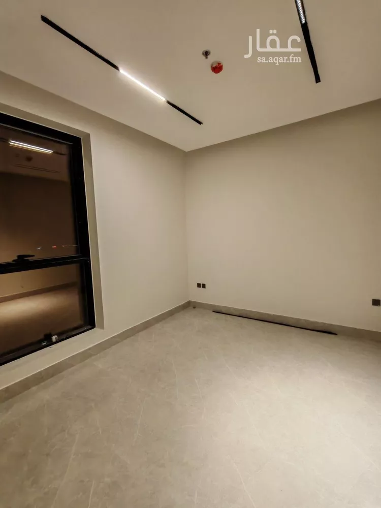 عمارة للإيجار في شارع عبدالعزيز أبا حسين, حي المرسلات, مدينة الرياض, منطقة الرياض 6