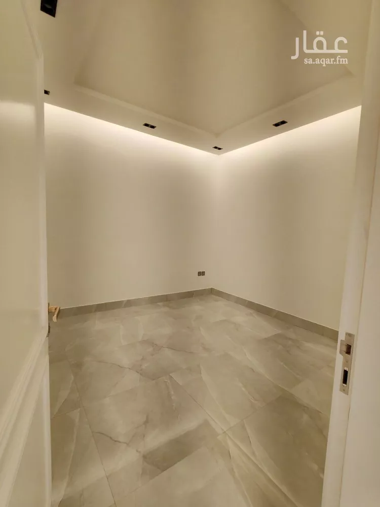 Villa for Sale in Riyadh Al Arid 9