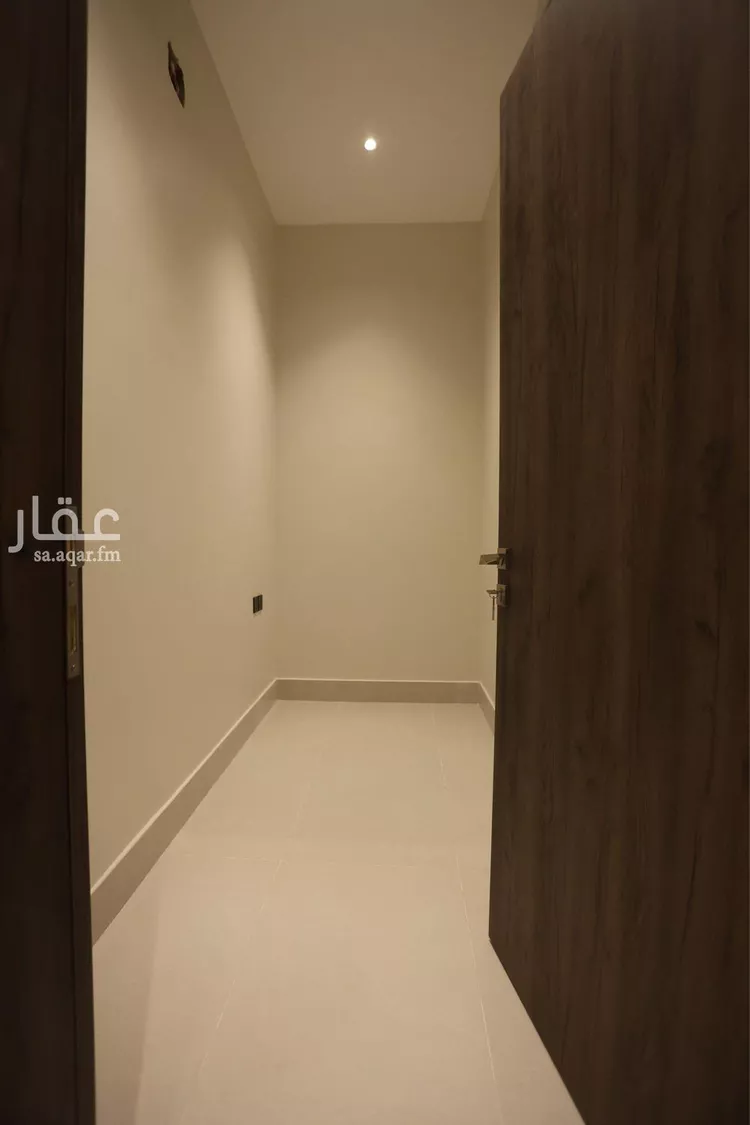 دور للبيع في شارع المحدار, حي المعيزيلة, مدينة الرياض, منطقة الرياض صورة 4