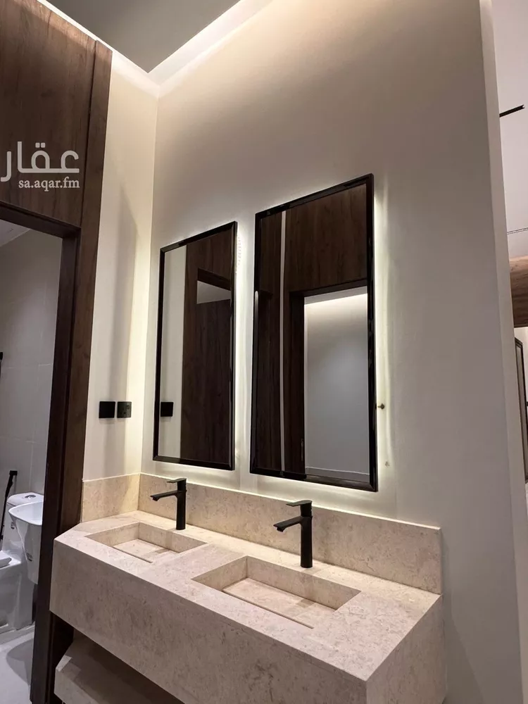 دور للبيع في شارع المحدار, حي المعيزيلة, مدينة الرياض, منطقة الرياض صورة 3