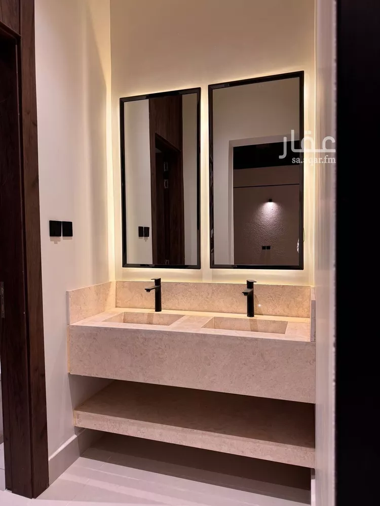 دور للبيع في شارع المحدار, حي المعيزيلة, مدينة الرياض, منطقة الرياض صورة 2