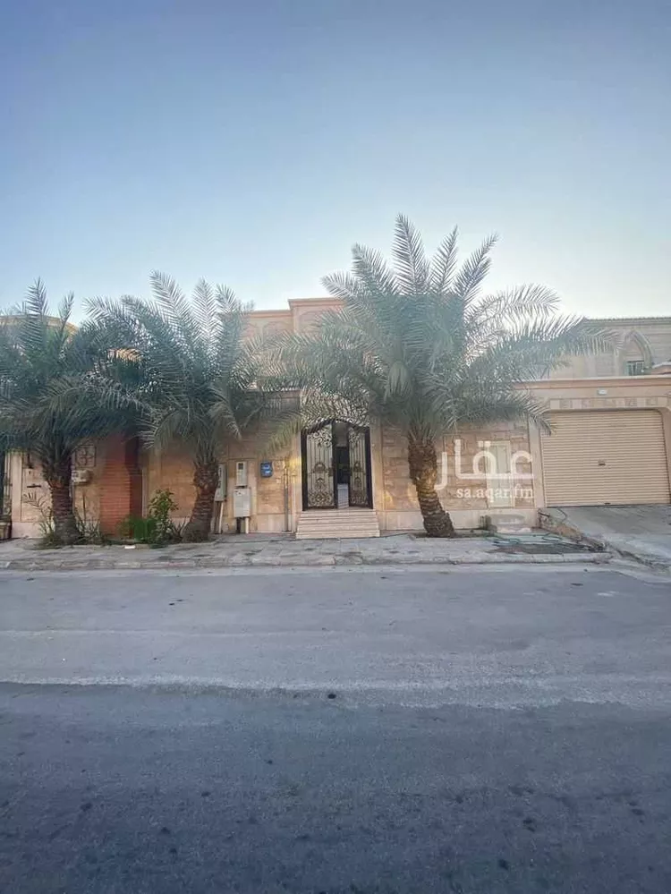 فيلا للبيع في شارع المهجر ، حي الجامعة ، الظهران ، الدمام