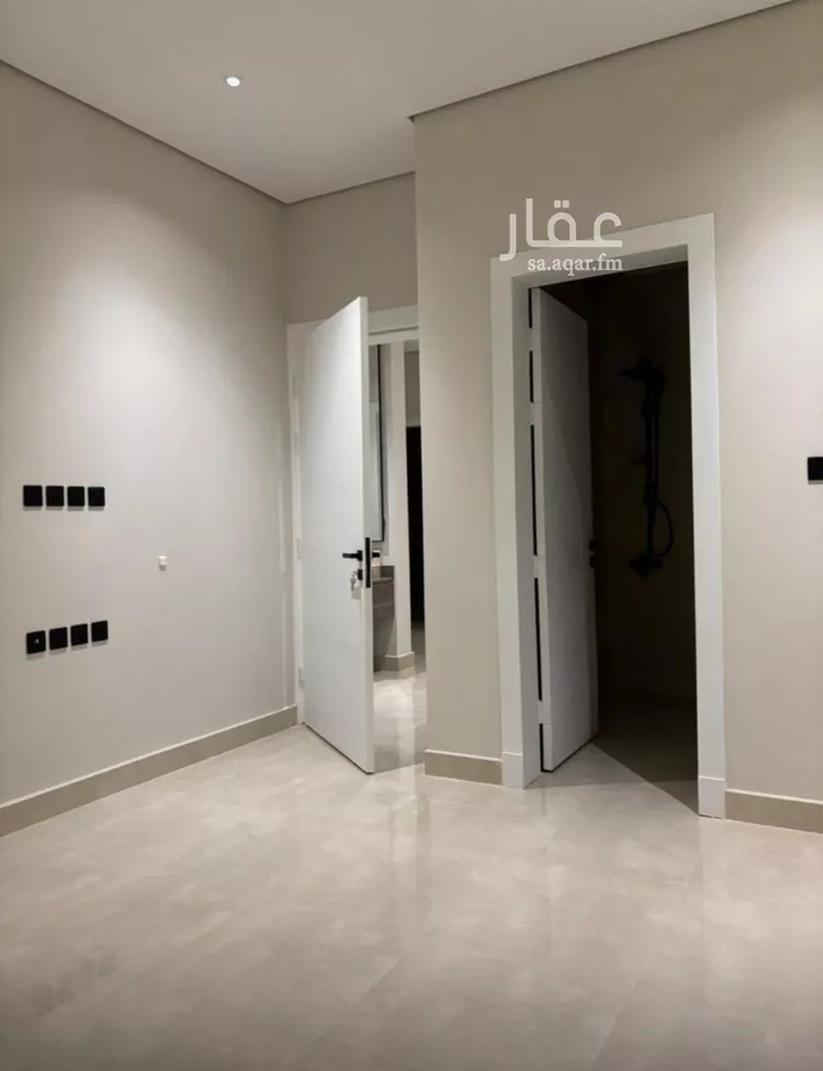 فيلا للبيع في شارع إسماعيل البيهقي, حي عكاظ, مدينة الرياض, منطقة الرياض صورة 3