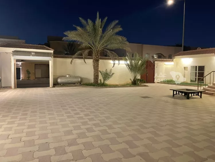 فيلا للبيع في شارع المبارك الدينوري, حي ظهرة البديعة, مدينة الرياض, منطقة الرياض 5