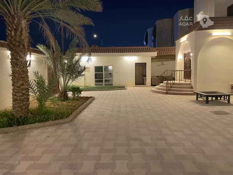 فيلا للبيع في شارع المبارك الدينوري, حي ظهرة البديعة, مدينة الرياض, منطقة الرياض 4