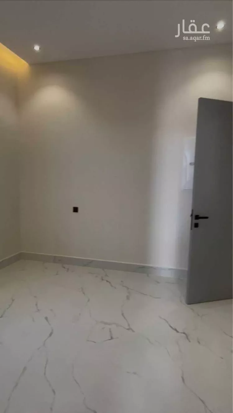 دور للبيع في شارع العين, حي النظيم, مدينة الرياض, منطقة الرياض صورة 3