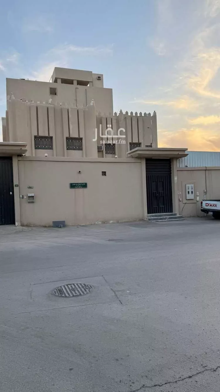 فيلا للبيع في شارع شيبان بن محرز ، حي ظهرة البديعة ، الرياض ، منطقة الرياض صورة 2