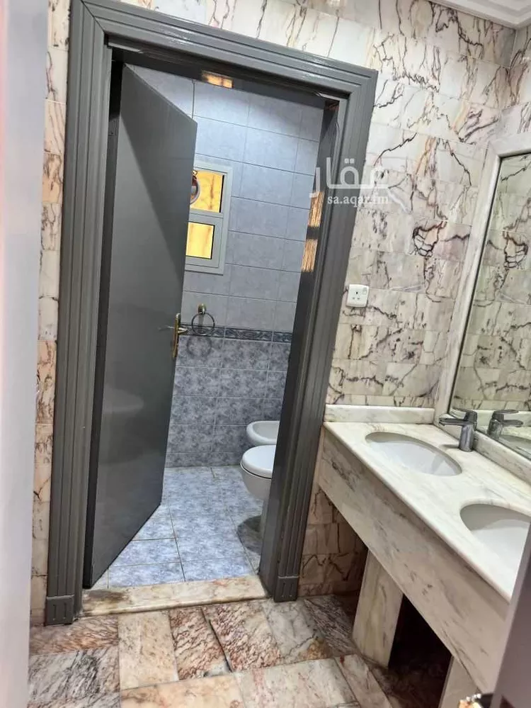 فيلا للإيجار في شارع منيفة, حي الورود, مدينة الرياض, منطقة الرياض