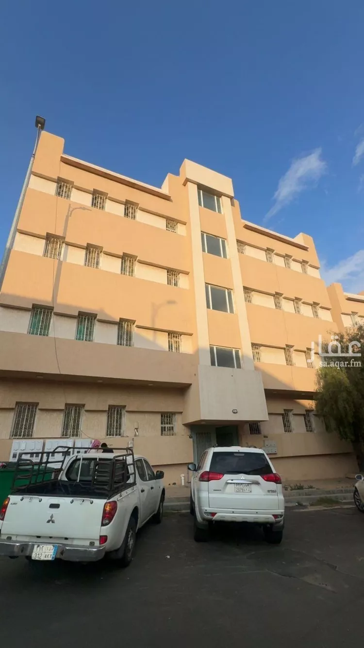 عمارة للإيجار في شارع البتنوني, حي الخالدية, مدينة أبها, منطقة عسير
