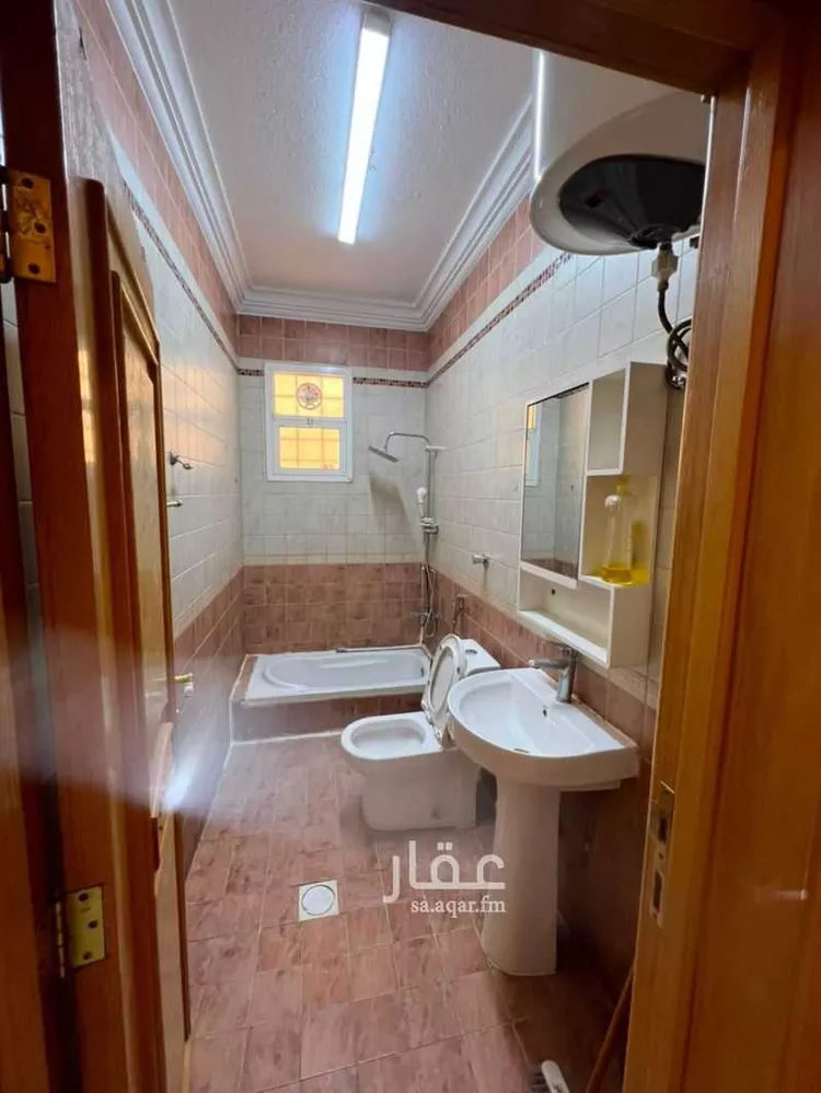 شقة للبيع في شارع الخزنة, حي إشبيلية, مدينة الرياض, منطقة الرياض 9