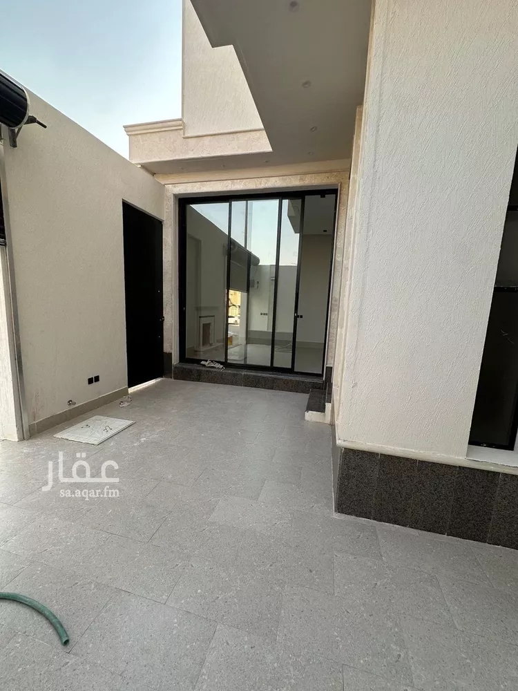 فيلا للبيع في شارع المحجر, حي العريجاء الغربي, مدينة الرياض, منطقة الرياض صورة 3