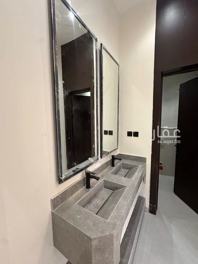 دور للبيع في شارع تميم الدارى, حي شبرا, مدينة الرياض, منطقة الرياض صورة 2