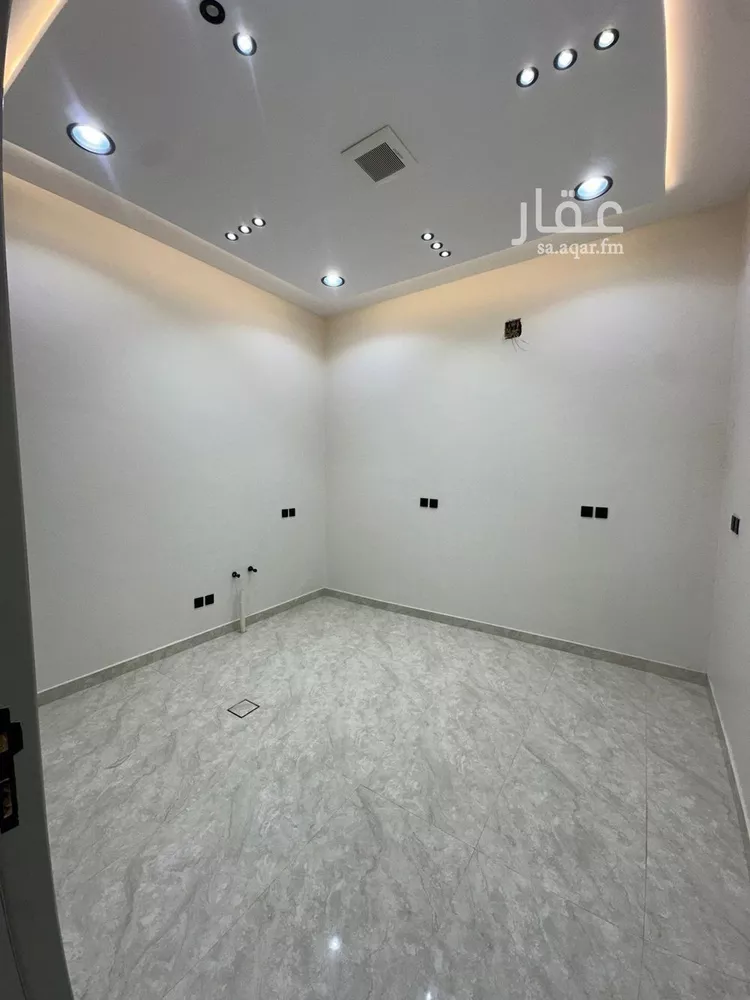 دور للبيع في شارع قيس بن محصن, حي العوالي, مدينة الرياض, منطقة الرياض 11