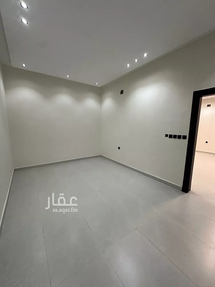 دور للبيع في شارع تميم الدارى, حي شبرا, مدينة الرياض, منطقة الرياض صورة 4
