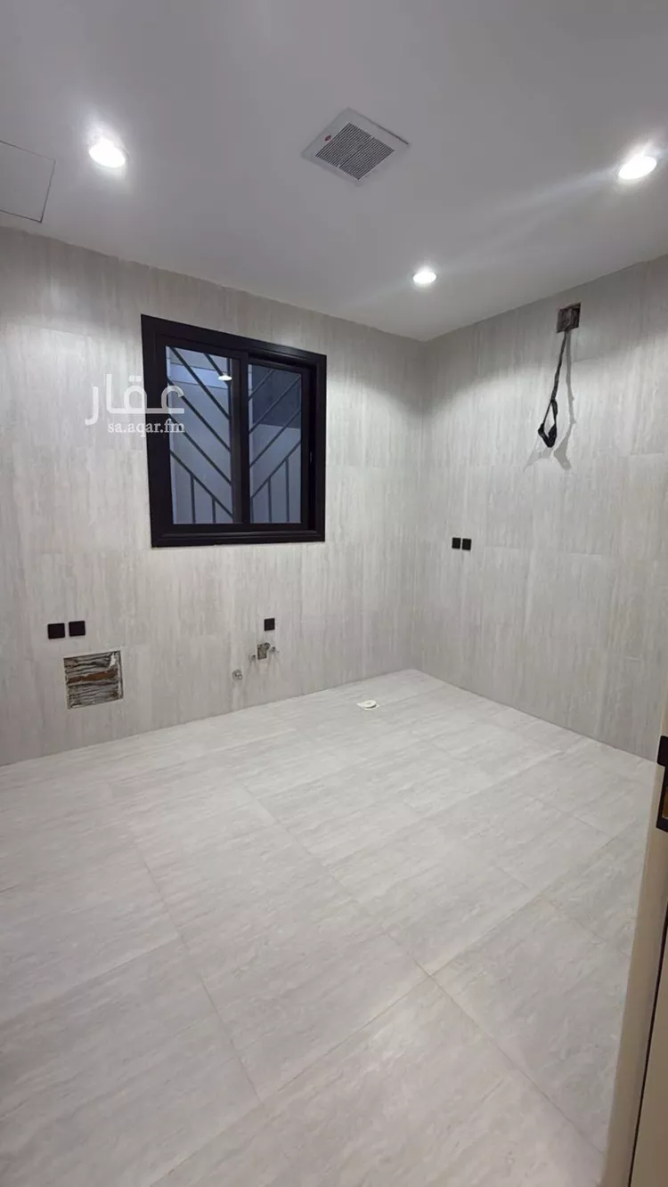 Floor for Sale in Riyadh Shubra