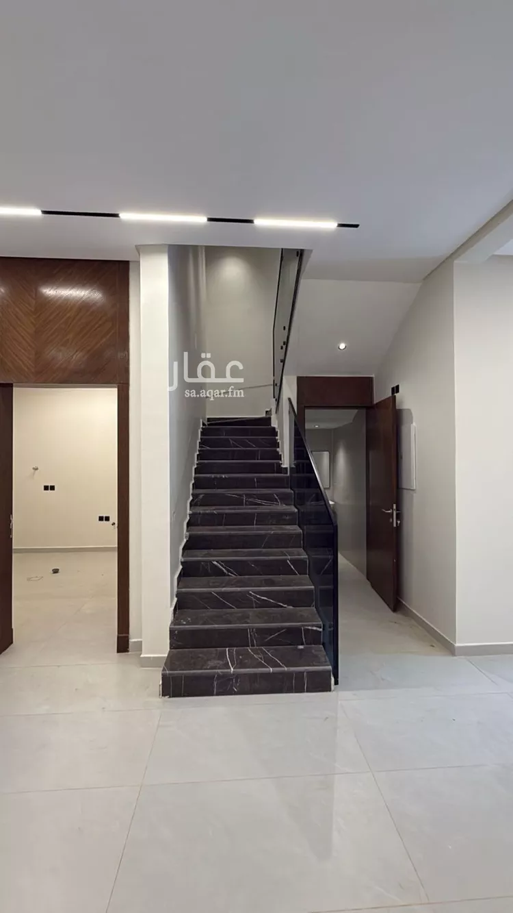 فيلا للبيع في شارع زياد الباهلي, حي العوالي, مدينة الرياض, منطقة الرياض 8