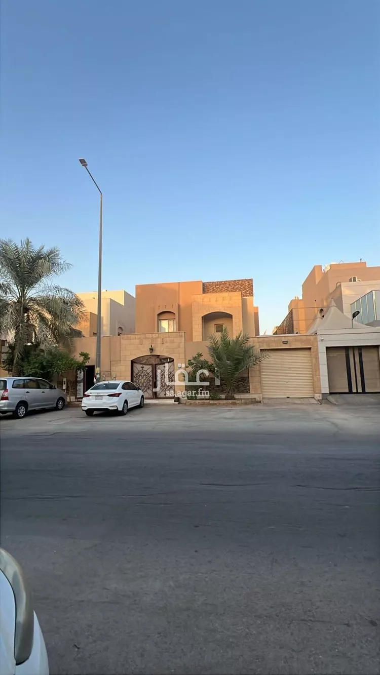 فيلا للبيع في شارع القنفذة, حي إشبيلية, مدينة الرياض, منطقة الرياض صورة 2