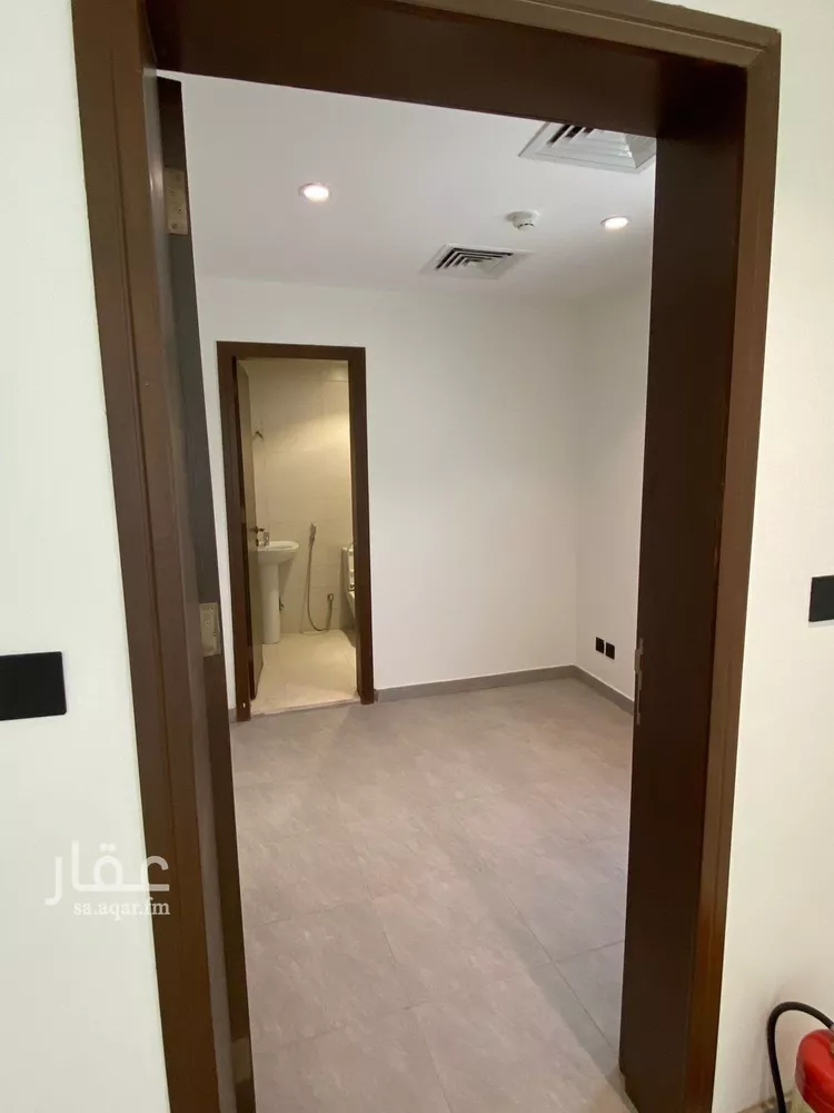 فيلا للبيع في شارع ابن أبي راشد, حي المعذر, مدينة الرياض, منطقة الرياض صورة 2