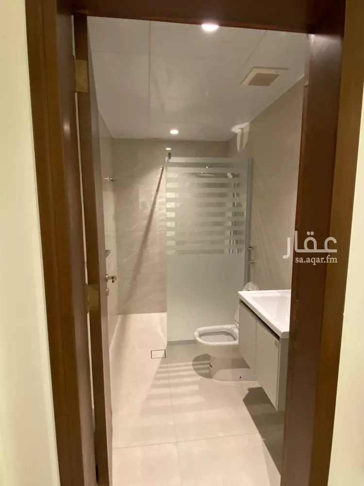 فيلا للبيع في شارع ابن أبي راشد, حي المعذر, مدينة الرياض, منطقة الرياض 9