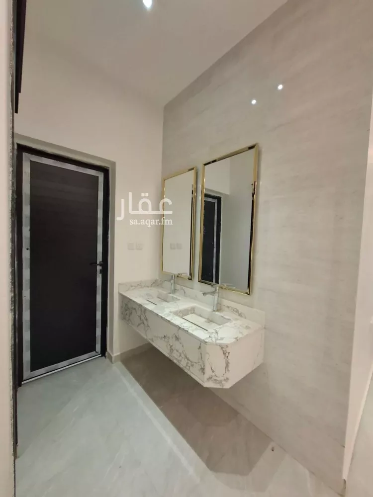فيلا للبيع في شارع الحسين بن رواحة, حي الرمال, مدينة الرياض, منطقة الرياض صورة 5