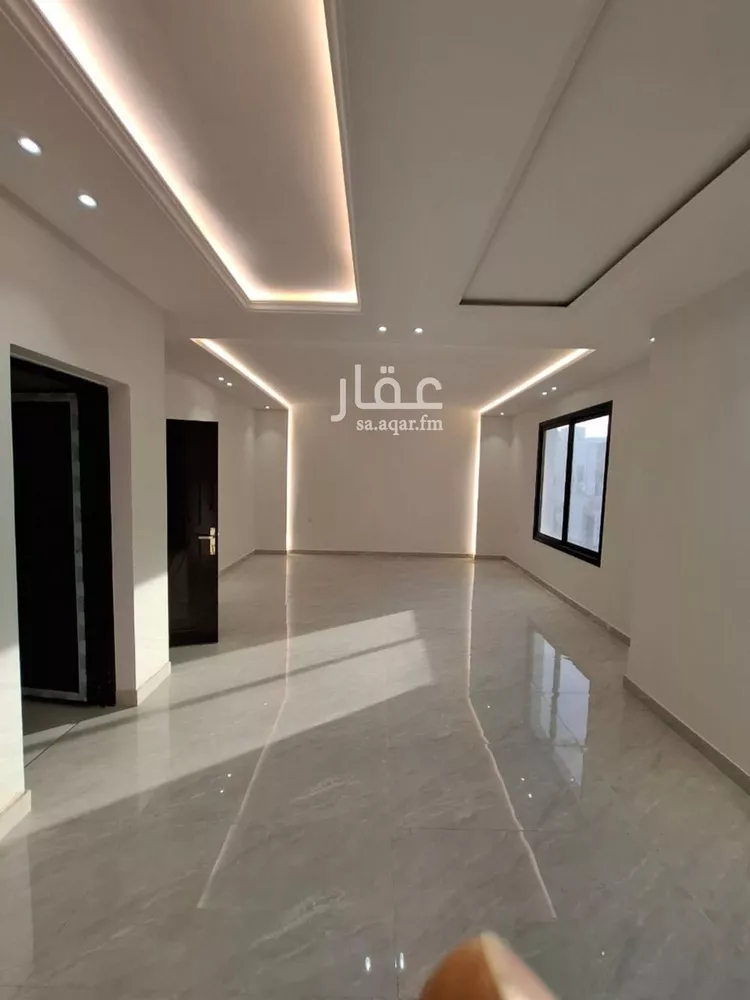 فيلا للبيع في شارع الحسين بن رواحة, حي الرمال, مدينة الرياض, منطقة الرياض صورة 2