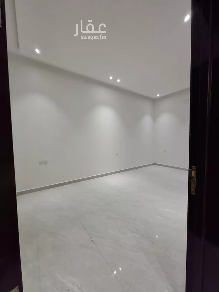 فيلا للبيع في شارع الحسين بن رواحة, حي الرمال, مدينة الرياض, منطقة الرياض