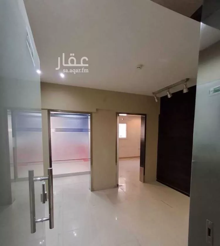 مكتب تجاري للإيجار في شارع طريق الملك عبدالعزيز الفرعي, حي السليمانية, مدينة الرياض, منطقة الرياض صورة 2