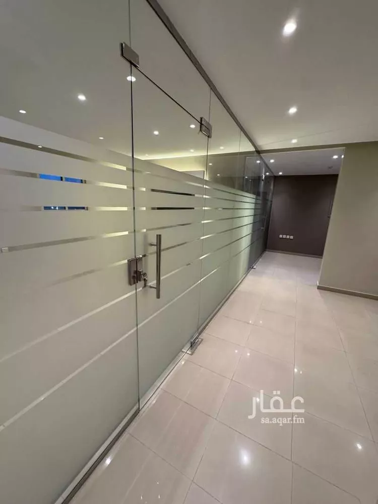 مكتب تجاري للإيجار في شارع طريق الملك عبدالعزيز الفرعي, حي السليمانية, مدينة الرياض, منطقة الرياض