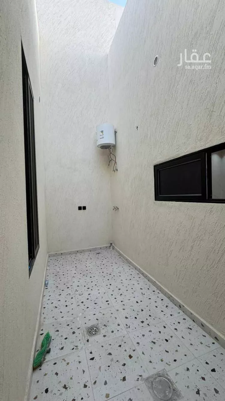 دور للبيع في شارع لقس ابن سلمان, حي أبو مرخة, مدينة المدينة المنورة, منطقة المدينة المنورة صورة 4