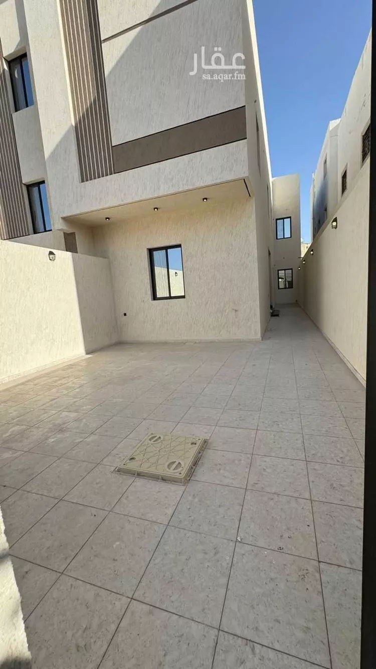 شقة للبيع في شارع محمد بن عمر بن بكير النجار البغدادي, حي ورقان, مدينة المدينه المنوره, منطقة المدينة المنورة صورة 2