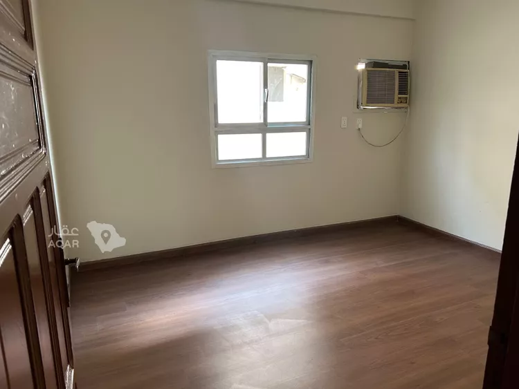 فيلا للإيجار في شارع التاسع, حي مدينة العمال, مدينة الدمام, المنطقة الشرقية