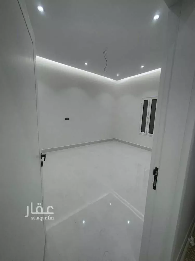 فيلا للبيع في شارع مالك بن نويرة, حي الربيع, مدينة النعيرية, المنطقة الشرقية 7