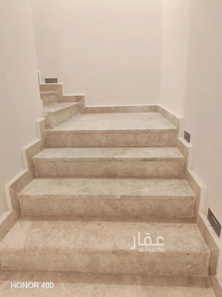 فيلا للبيع في شارع البرج, حي الشعلة, مدينة الدمام, المنطقة الشرقية 9