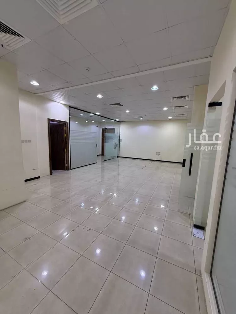 مكتب تجاري للإيجار في شارع عيسى بن جعفر, حي الروابي, مدينة الرياض, منطقة الرياض صورة 4