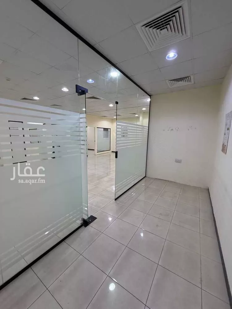 مكتب تجاري للإيجار في شارع عيسى بن جعفر, حي الروابي, مدينة الرياض, منطقة الرياض صورة 2