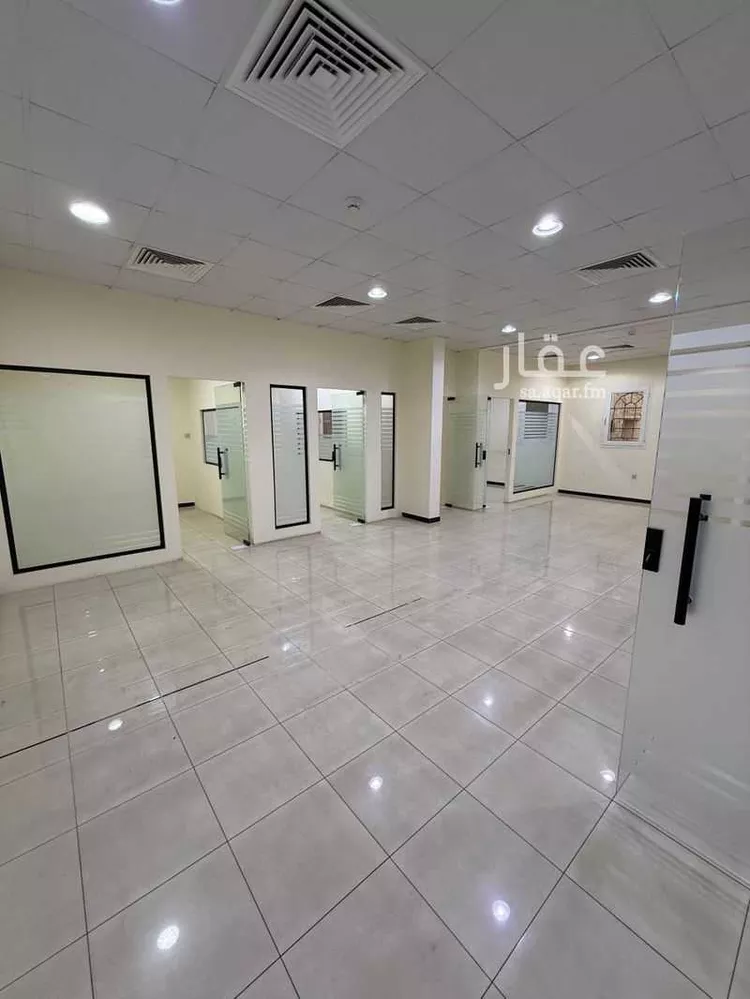 مكتب تجاري للإيجار في شارع عيسى بن جعفر, حي الروابي, مدينة الرياض, منطقة الرياض