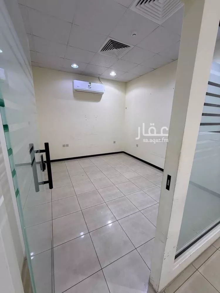 مكتب تجاري للإيجار في شارع عيسى بن جعفر, حي الروابي, مدينة الرياض, منطقة الرياض صورة 5