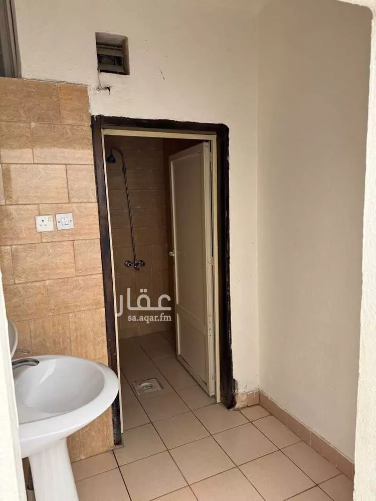 فيلا للبيع في شارع العمودية ، حي اشبيلية ، الرياض ، منطقة الرياض صورة 2