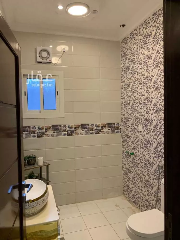 فيلا للبيع في شارع عبدالله بن مالك, حي المدينة الصناعية, مدينة المدينة المنورة, منطقة المدينة المنورة صورة 3