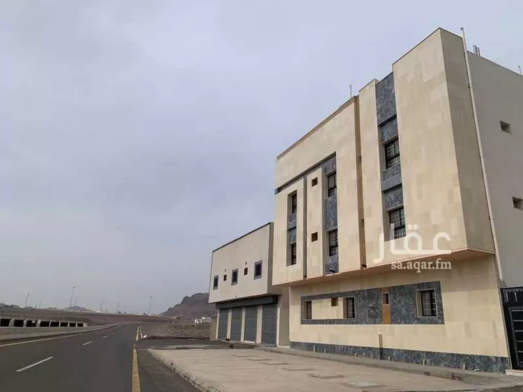 عمارة للبيع في شارع شارع العنبرة, حي ورقان, مدينة المدينة المنورة, منطقة المدينة المنورة