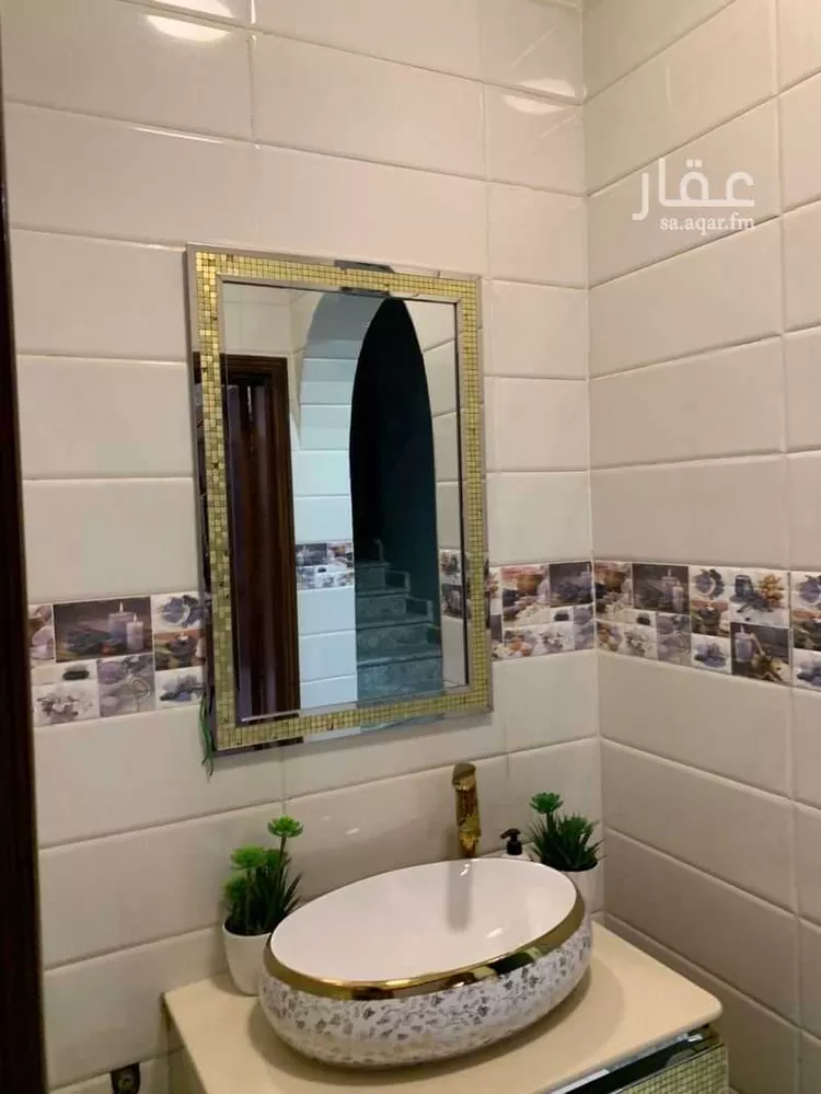 فيلا للبيع في شارع عبدالله بن مالك, حي المدينة الصناعية, مدينة المدينة المنورة, منطقة المدينة المنورة صورة 5