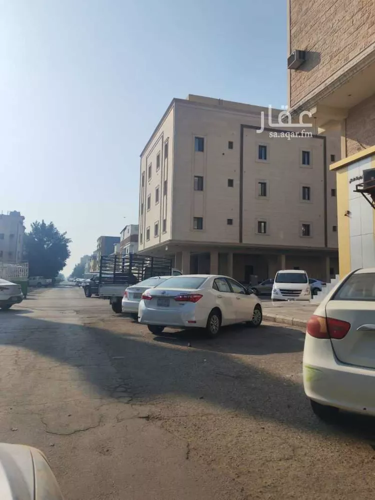 عمارة للبيع في شارع السابع عشر, حي الثقبة, مدينة الخبر, المنطقة الشرقية صورة 2