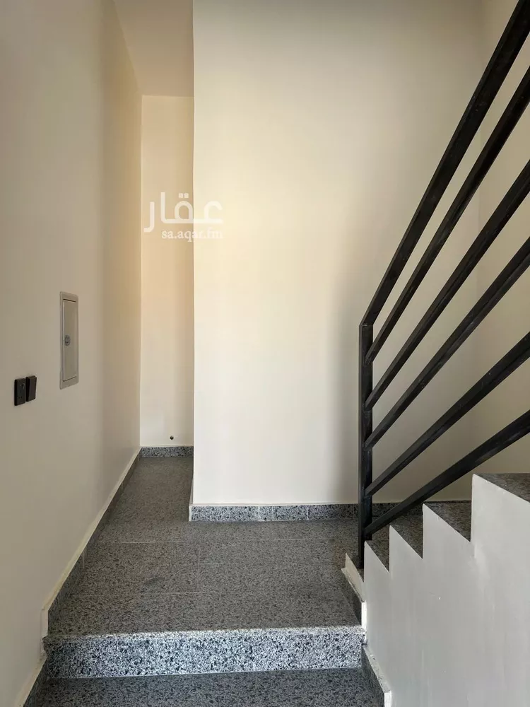 دور للبيع في شارع ديراب, حي ديراب, مدينة الرياض, منطقة الرياض صورة 2