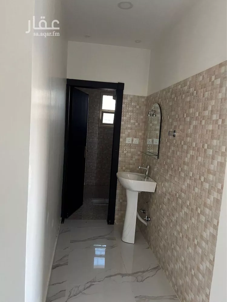 فيلا للبيع في شارع سديرة, حي عكاظ, مدينة الرياض, منطقة الرياض صورة 4