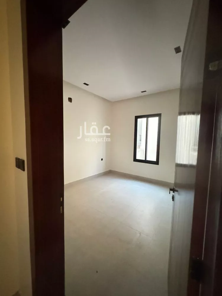 دور للبيع في شارع ابي المكارم بن مفرج, حي عكاظ, مدينة الرياض, منطقة الرياض صورة 3