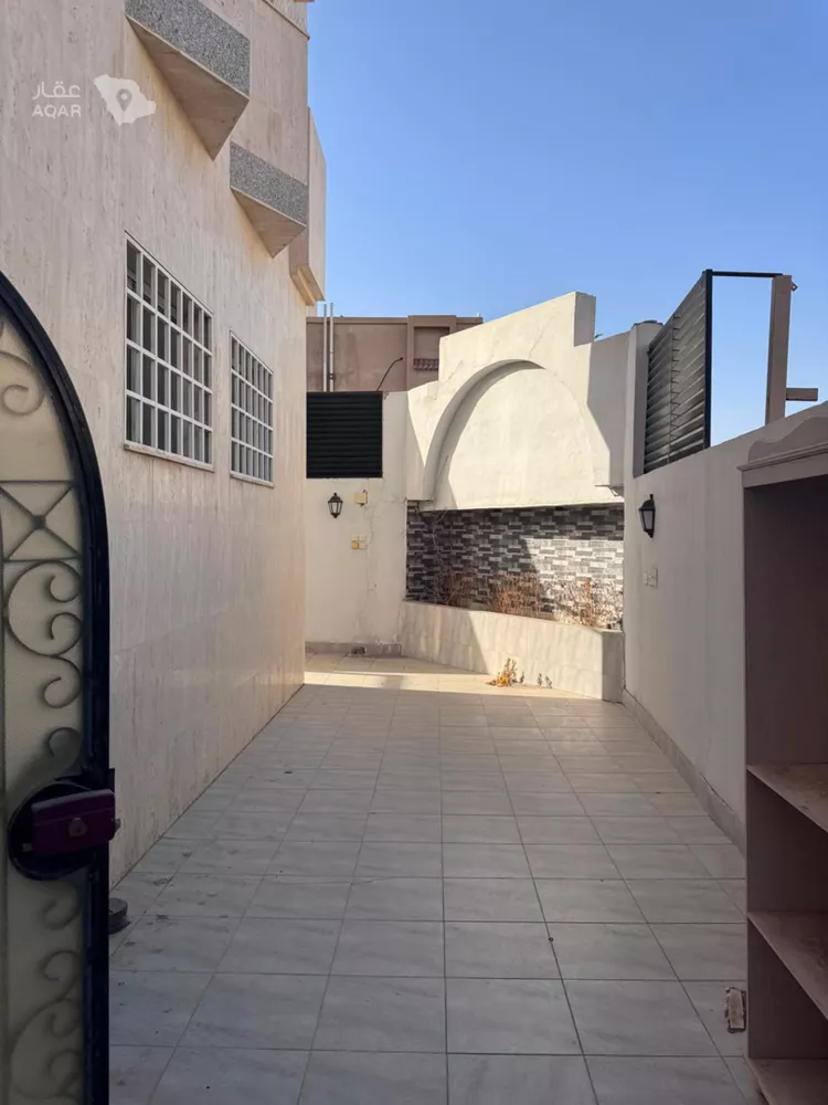 عمارة للبيع في شارع رافع ابن عمرو, حي القبلتين, مدينة المدينة المنورة, منطقة المدينة المنورة 14